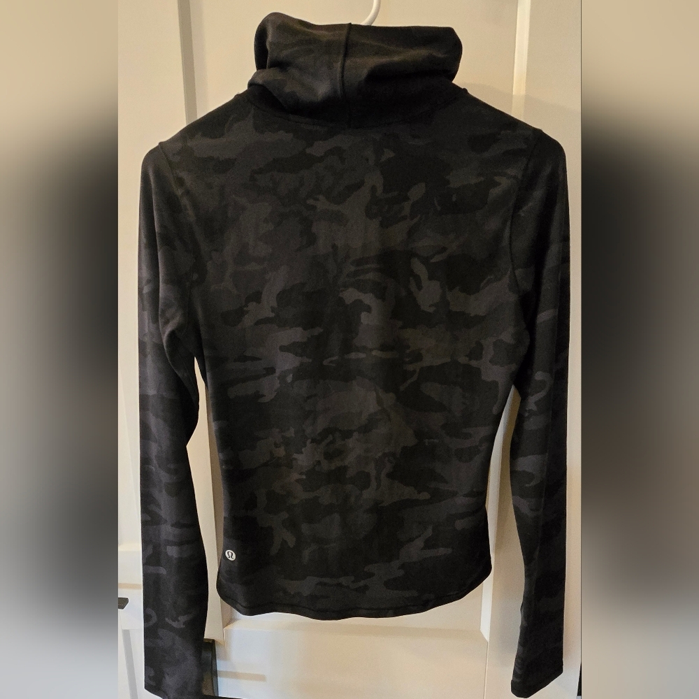Lululemon Athletica Melodic Movement Incognito Camouflage Long Sleeve NWOT 6 - Picture 5 of 6
